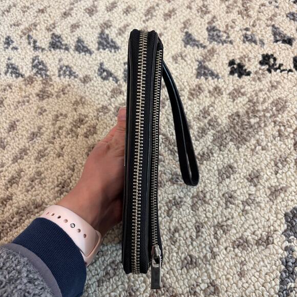 Tumi Zip Around Wristlet Wallet Leather Black Small - Picture 9 of 10